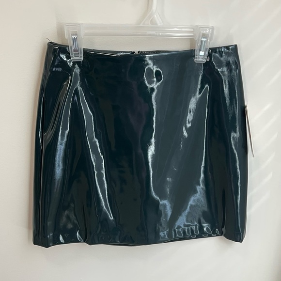 Gianni Bini dark green skirt. - Picture 1 of 1